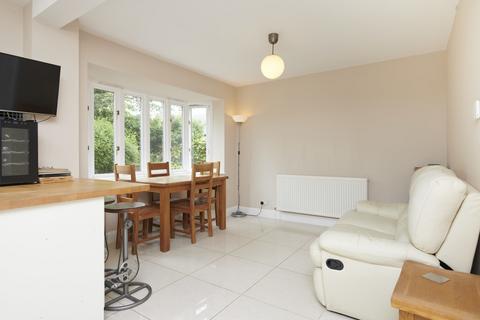 4 bedroom detached house for sale, Matthews Close, Rushton