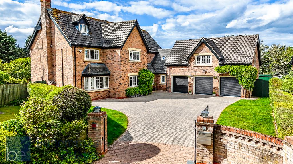 6 bedroom detached house for sale