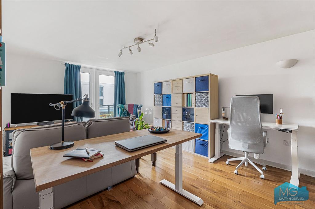 Apartment in London, London Borough of Haringey - View 2