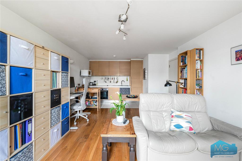 Apartment in London, London Borough of Haringey - View 3