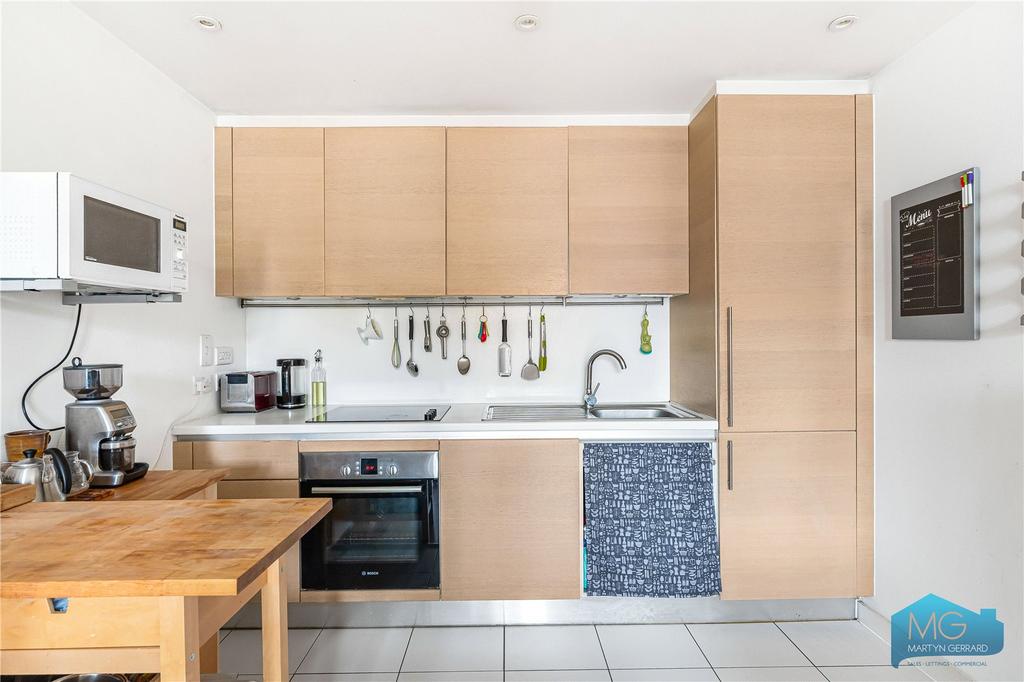 Apartment in London, London Borough of Haringey - View 4