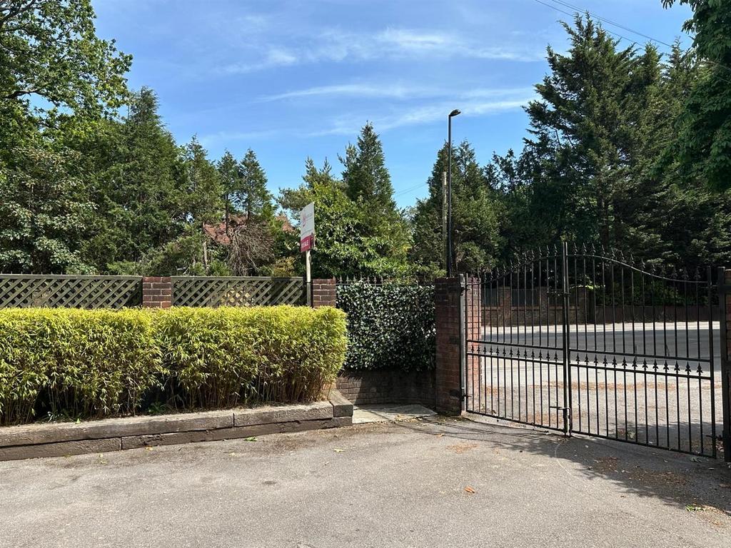 Bassett Heath Lodge 253 Bassett Avenue, Southampton - View 5