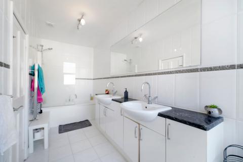 undefined, Oakwood Avenue, Mitcham, CR4