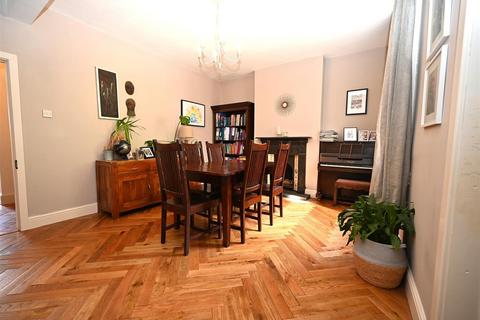 5 bedroom semi-detached house for sale, Metchley Lane, Birmingham B17
