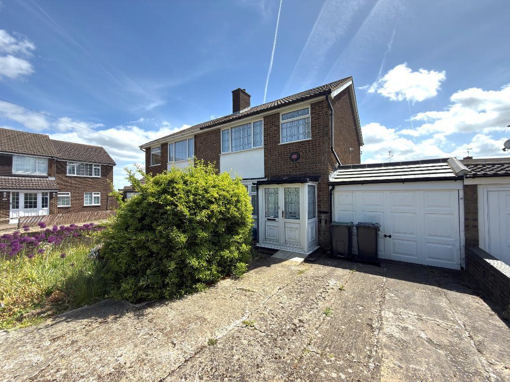 Sundon Park, Luton LU3 3 bed semi-detached house for sale - £300,000