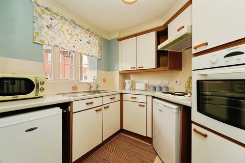 1 bedroom apartment for sale, Castlemeads Court, Gloucester GL1