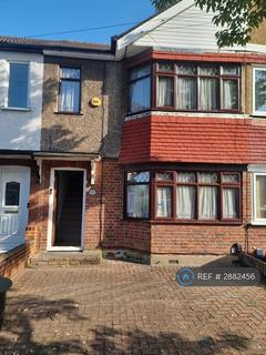 2 bedroom terraced house to rent, Linden Avenue, Ruislip, HA4