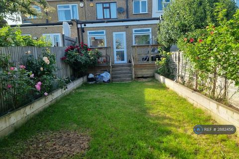 2 bedroom terraced house to rent, Linden Avenue, Ruislip, HA4