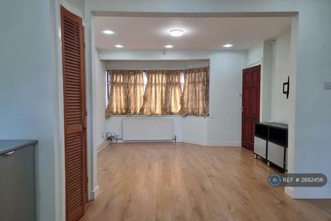 2 bedroom terraced house to rent, Linden Avenue, Ruislip, HA4