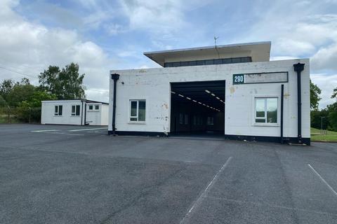 Warehouse to rent, Oak Dr Hartlebury DY10 4JB