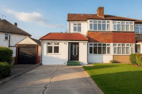 Wyre Grove, Edgware