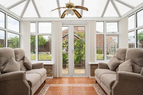 2 bedroom detached bungalow for sale, Buchan Road, Bicester, OX26