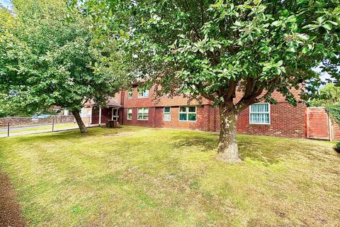 1 bedroom flat for sale, South Farm Road, Worthing, BN14