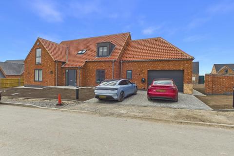4 bedroom detached bungalow for sale, 7 Marmion Close, Horncastle