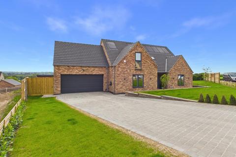 4 bedroom detached bungalow for sale, 8 Marmion Close, Horncastle