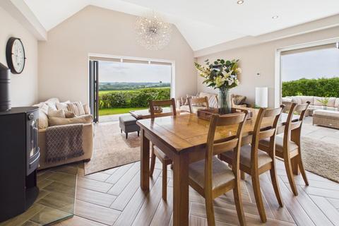 4 bedroom detached bungalow for sale, 8 Marmion Close, Horncastle