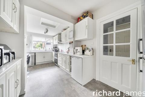 4 bedroom semi-detached house for sale, Southview Avenue, Southview Avenue SN3