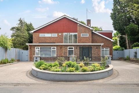 4 bedroom detached house for sale, Southborough Road, Bickley, Kent, BR1