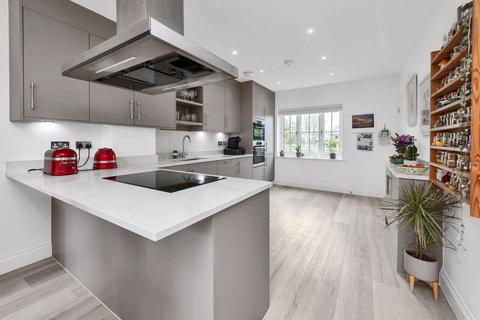 4 bedroom detached house for sale, Walnut Drive, Ely CB6