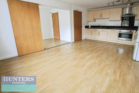 2 bedroom apartment to rent, Landmark House, Broadway, Bradford, BD1