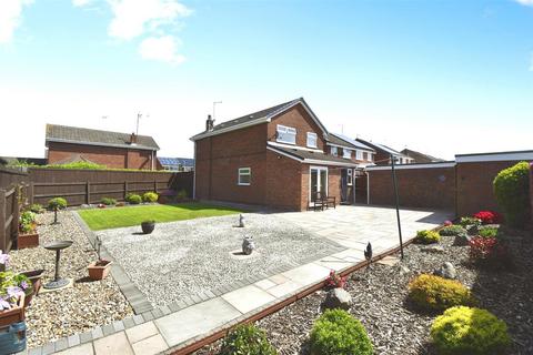 3 bedroom detached house for sale, Grosmont Close, Hull