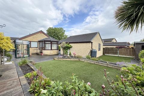 2 bedroom detached bungalow for sale, Dene Park, Kirkburton, Huddersfield HD8 0XJ
