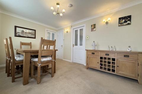 2 bedroom detached bungalow for sale, Dene Park, Kirkburton, Huddersfield HD8 0XJ