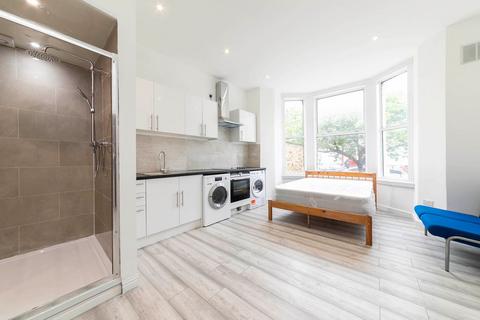 Studio to rent, Callcott Road, London NW6