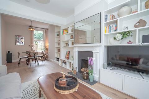 Brackenbury Road, London, N2