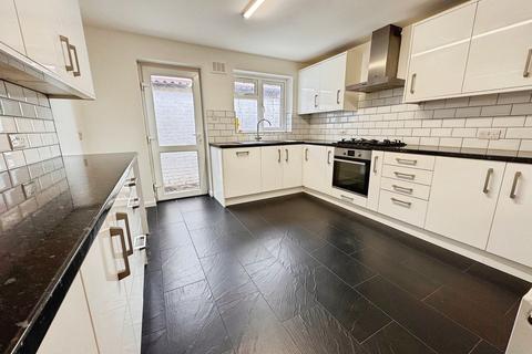 3 bedroom detached bungalow for sale, Alan Close, Leicester, Leicestershire. LE4 7QW