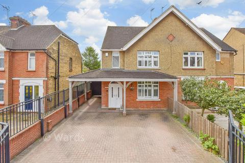 4 bedroom semi-detached house for sale, Plains Avenue, Maidstone ME15