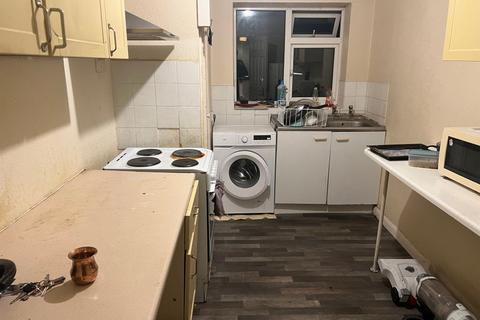 1 bedroom in a house share to rent, Lower Cippenham Lane, Slough SL1