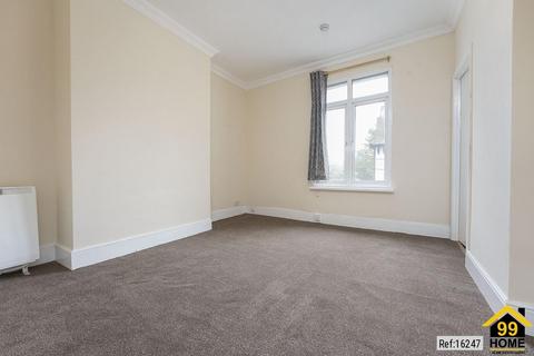 1 bedroom flat for sale, Montague Road, Surrey, CR0