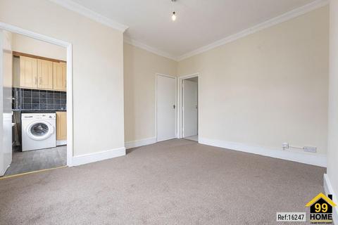 1 bedroom flat for sale, Montague Road, Surrey, CR0