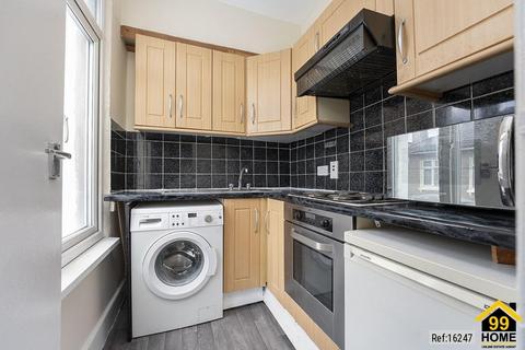1 bedroom flat for sale, Montague Road, Surrey, CR0