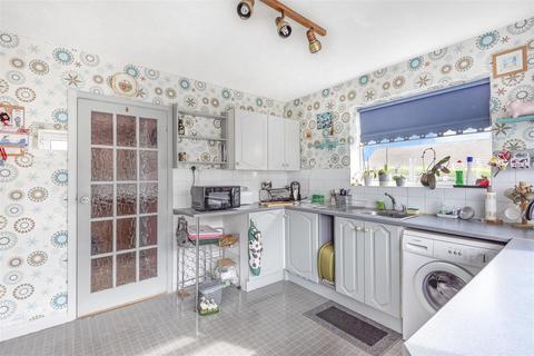 3 bedroom chalet for sale, Wellington Road, Newhaven