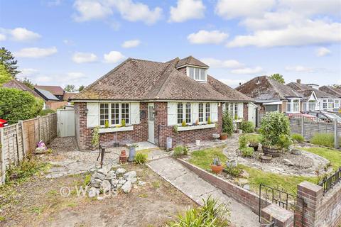 6 bedroom detached bungalow for sale, Monkton Road, Ramsgate CT12