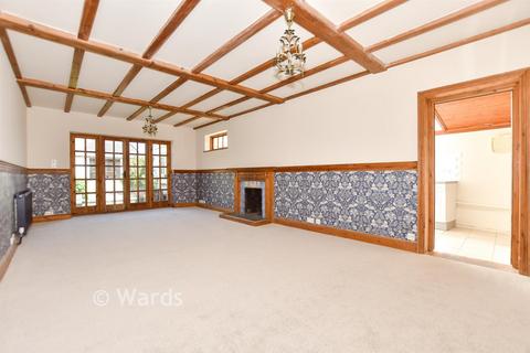 6 bedroom detached bungalow for sale, Monkton Road, Ramsgate CT12