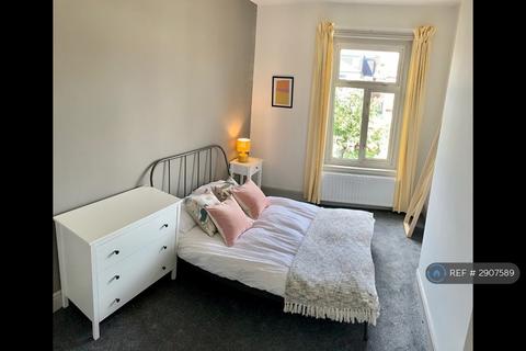 1 bedroom in a house share to rent, Wadham Road, Portsmouth, PO2