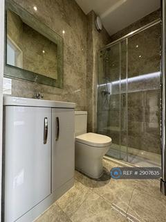 1 bedroom in a house share to rent, Manchester Road, Ashton-Under-Lyne, OL7