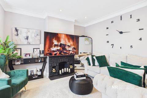 3 bedroom terraced house for sale, Tolworth Road, Tolworth, Surbiton, Surrey. KT6