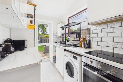 3 bedroom terraced house for sale, Tolworth Road, Tolworth, Surbiton, Surrey. KT6
