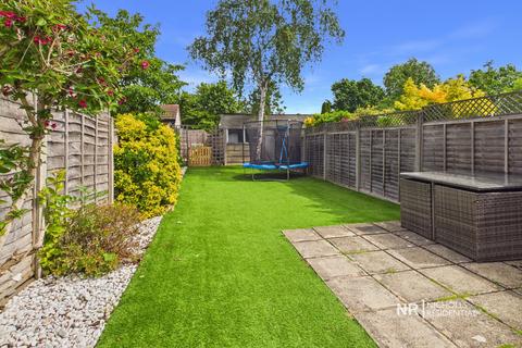 3 bedroom terraced house for sale, Tolworth Road, Tolworth, Surbiton, Surrey. KT6
