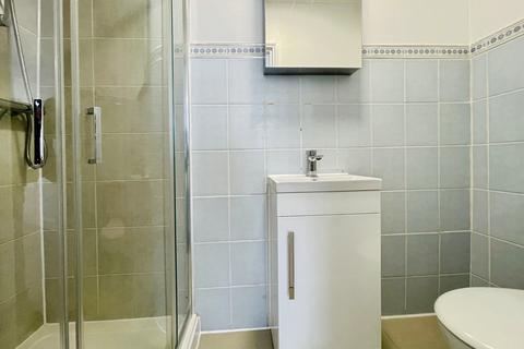 1 bedroom in a house share to rent, Goodwood Avenue, Enfield EN3