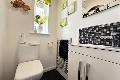 3 bedroom detached house for sale, Woodlands Drive, Skelmanthorpe, Huddersfield HD8 9DB