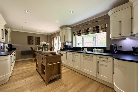 5 bedroom detached house for sale, Woodlands Court, Woolley Grange, Barnsley S75 5FE