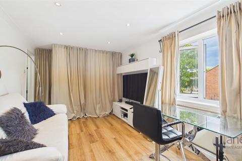 1 bedroom flat for sale, Landau Way., Broxbourne