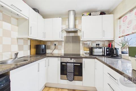 1 bedroom flat for sale, Landau Way., Broxbourne