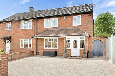 3 bedroom semi-detached house for sale, Pentlow Way, Essex IG9