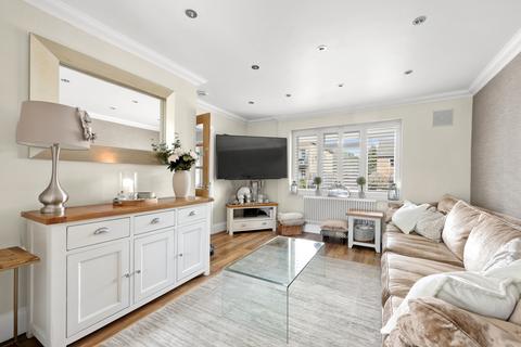 3 bedroom semi-detached house for sale, Pentlow Way, Essex IG9
